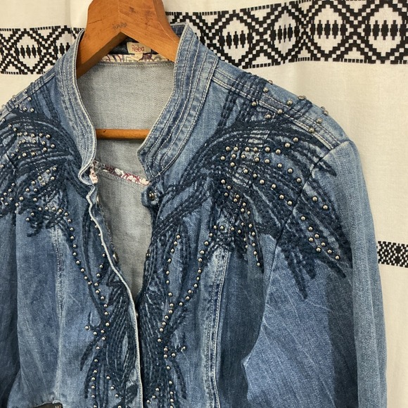 Reba Denim Jacket Women's L‎ Blue Embellished Studded Western Jean Coat - Picture 3 of 6
